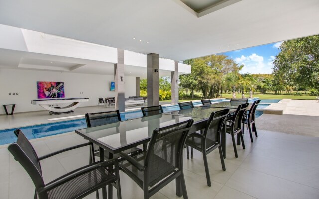 Ultra Modern Villa with Chef & Maid