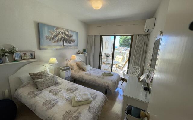 Fabulous 2 bedroom chalet with stunning views and