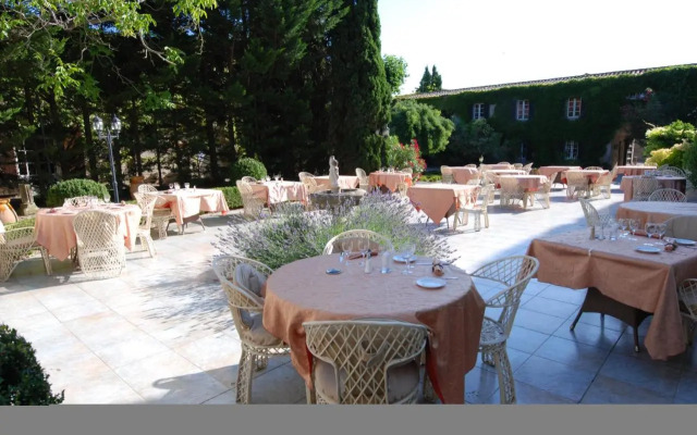 Hôtellerie du Château de Floure & Spa