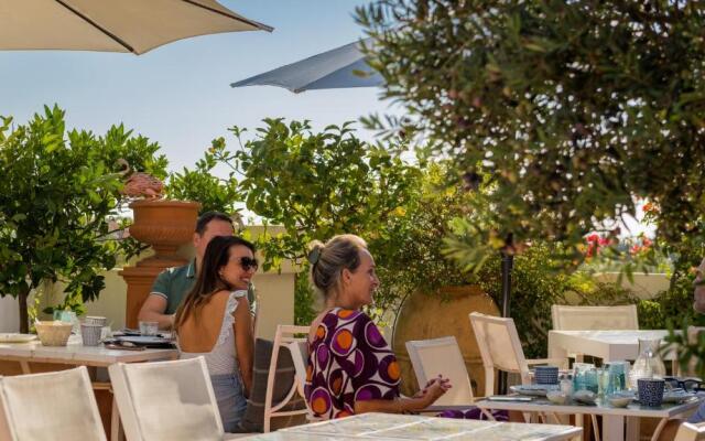 Molo Luxury Suites Puerto Banus