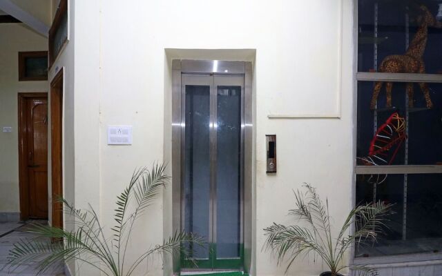 OYO 16112 Hotel Uruvela International