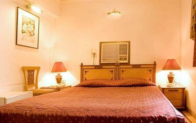 Hotel Benzy Palace