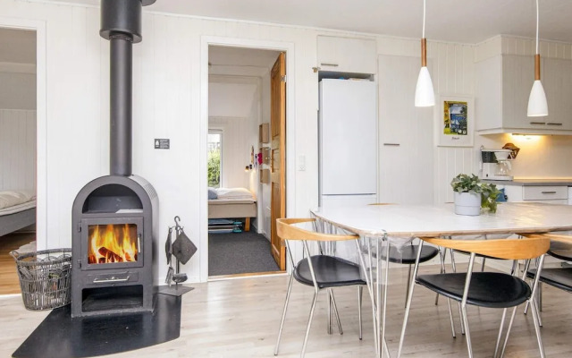 6 Person Holiday Home in Hejls