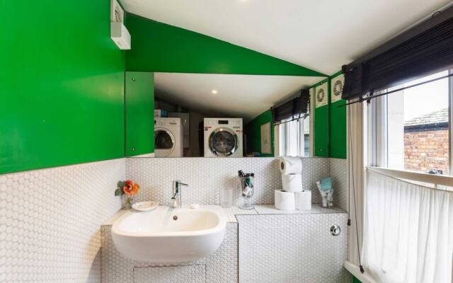 Lovely 4 Bedroom House near Portobello