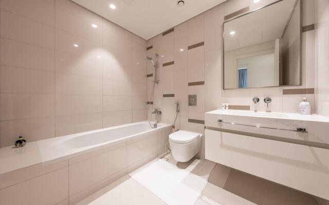 Dubai Harbour- Beach Vista 2 P202