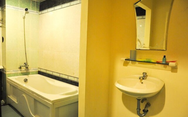 Navi Hotel Etown