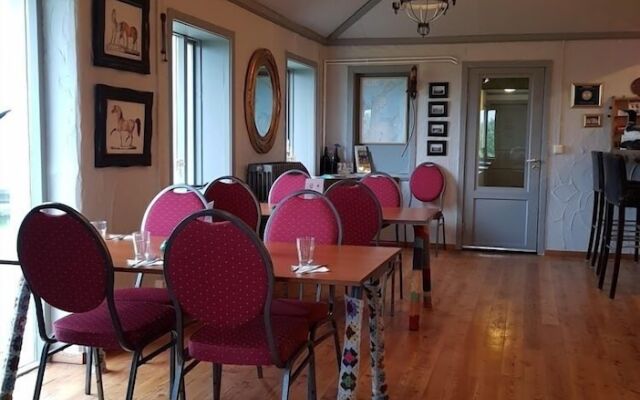 Ytra Lón Farm Lodge