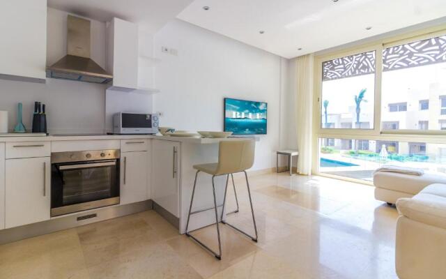 Seaview 1 BR with Beach & Pool access in Mangroovy