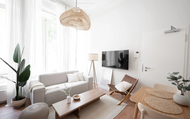 Stockholm Style Designer 1BR Close to DT