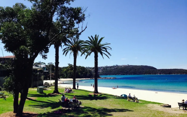 Chic 1-bed Apartment by Balmoral Beach