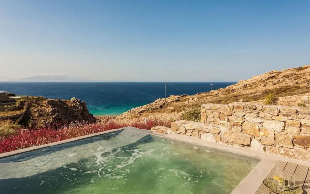 Apollo Paradise Seaview Infinity Pool Jacuzzi