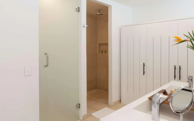 Nacar Hotel Cartagena, Curio Collection by Hilton
