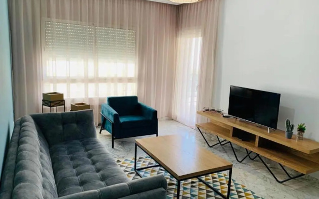 The Perfect Flat, Lac 2, Tunis