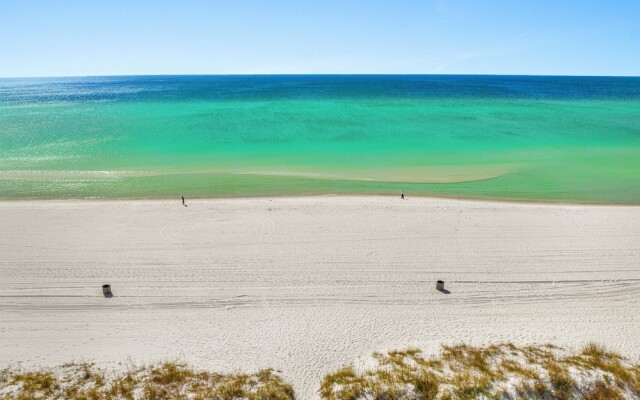 Spectacular 3br 4ba w/ Private Pool, 2 Min Walk to Beach - Sleeps 15!