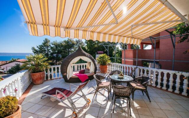 Beautiful Holiday Home With Private Pool, Nice Garden With Relax Area, Taverne