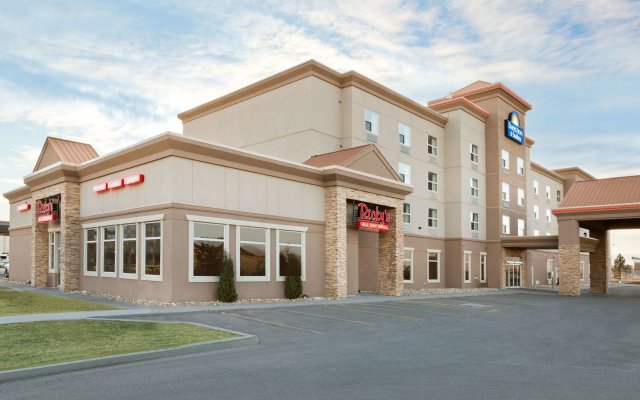 Days Inn & Suites by Wyndham Edmonton Airport