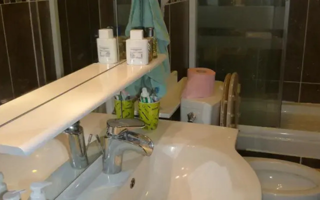 Paris Guesthouse