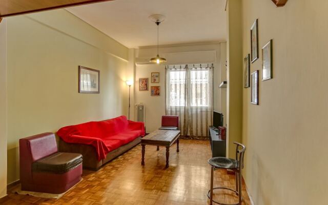 Cosy Apartment in Athens Near Aghios Ioannis Subway Station