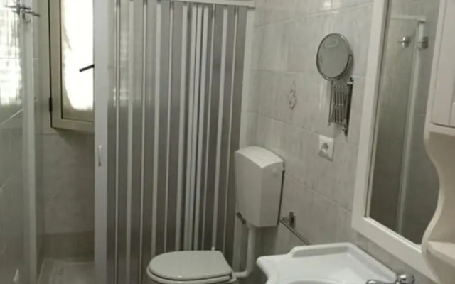 Bright Apartment Near Baia Verde Beaches