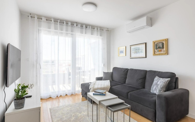 Apartment Diva, a nice condo with free parking