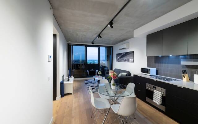 STAY&CO Serviced Apartments Docklands Drive