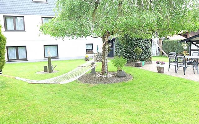 Holiday Apartment in Oberstadtfeld With Garden