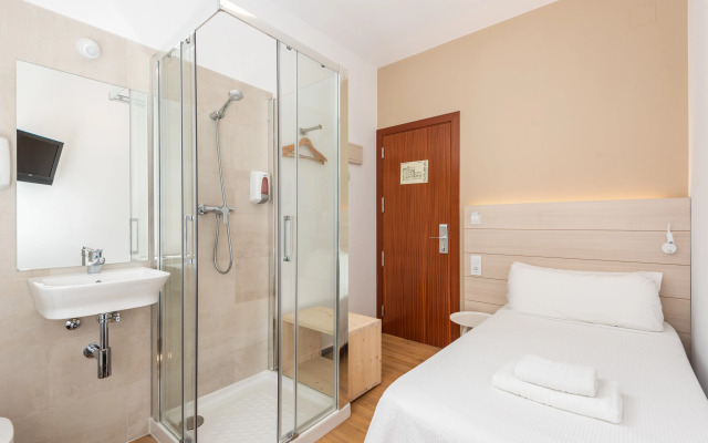 Hostal Jume - Urban Rooms