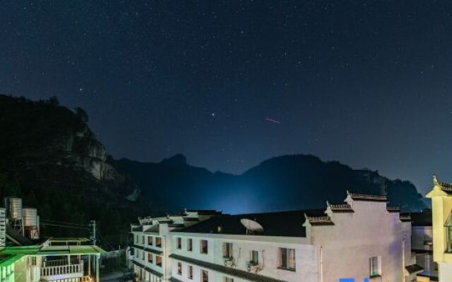 Xianju County, this evening, Hexi Inn