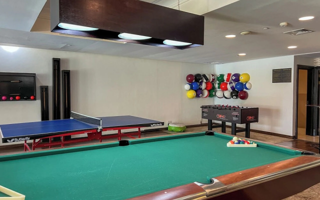 Durrani Homes - Majestic 4BR at Downtown