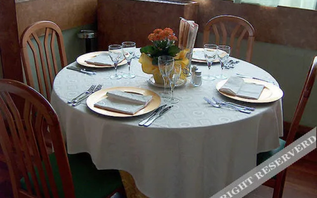 Hotel Cesari