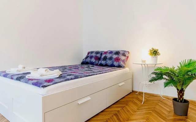 Cozy 2 Bedroom Apartment In Terez Boulevard.