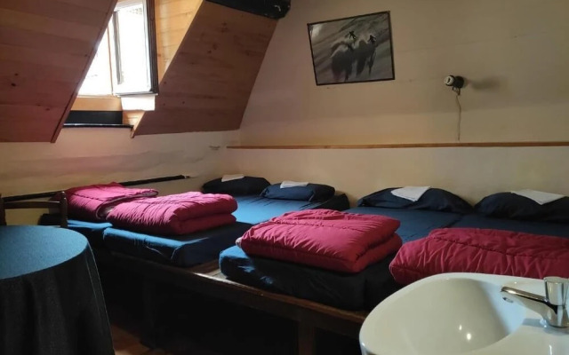 Hostel Baqueira-Refugi Rosta