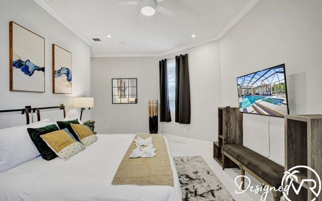 Luxurious 8BR Family Estate with Pool