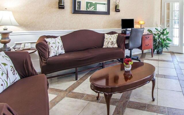 Quality Inn Decherd / Winchester