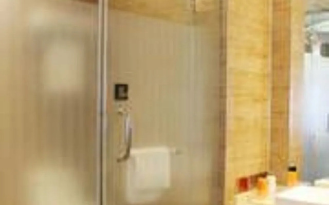 Easetin Boutique Hotel Railway Station