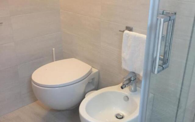 2 camere 50 passi dal mare