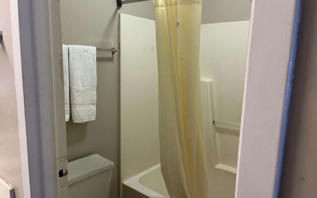 Motel 6 Bracey, VA – I-85