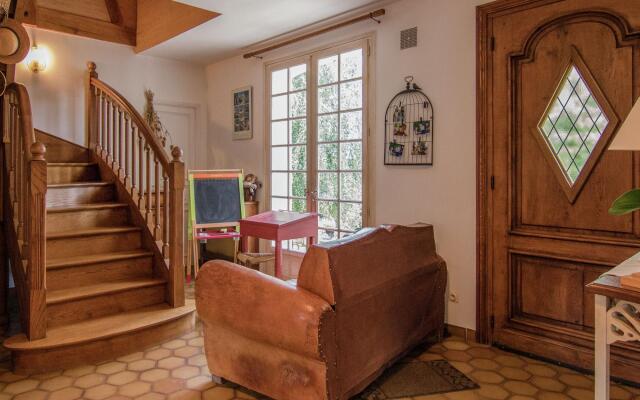 Cozy Villa in Saint-bonnet-la-rivière With Swimming Pool