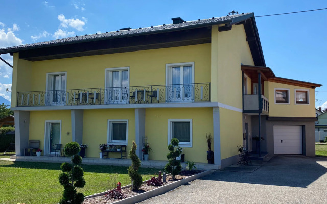 Apartment in Sankt Kanzian Near Klopeiner Lake