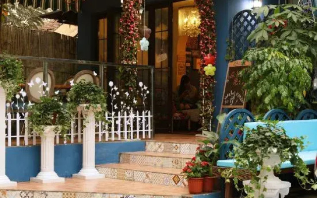 If Courtyard