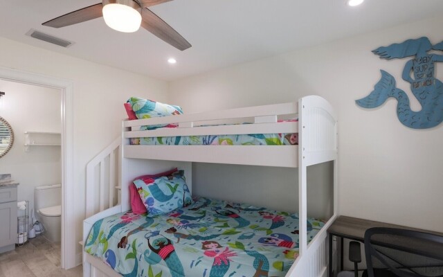 Surf Riders 4 Bedroom Home