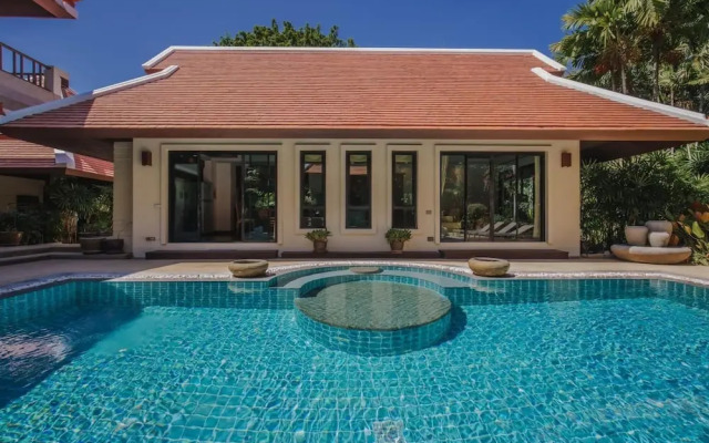 Solas Pool Villa in Nai Harn