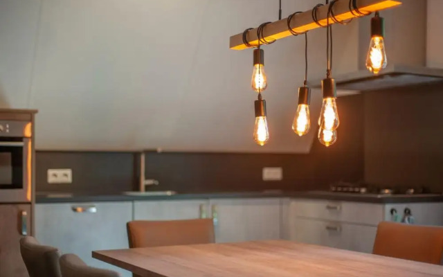 Restyled Holiday Home With Dishwasher in the Woods