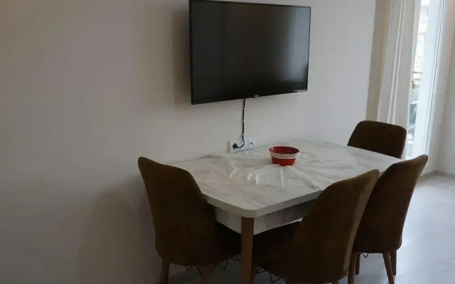 Lovely 2 Rooms Apartment With Pool and Air Con