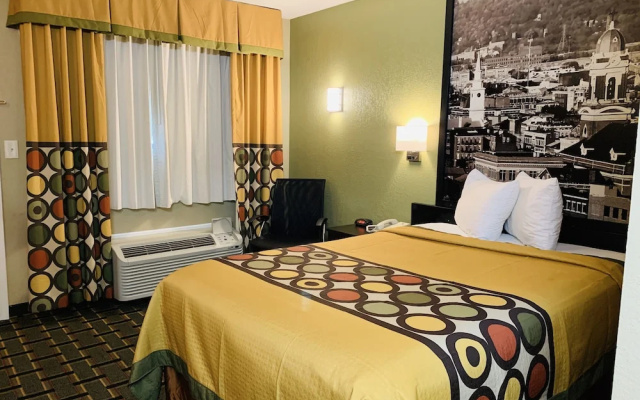 Super 8 Cincinnati OH