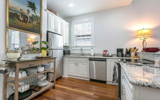 Spacious 5 Bedroom Near Magazine St & Uptown