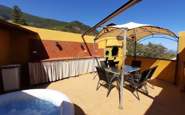 Chalet Casa Canaria con vistas y piscina