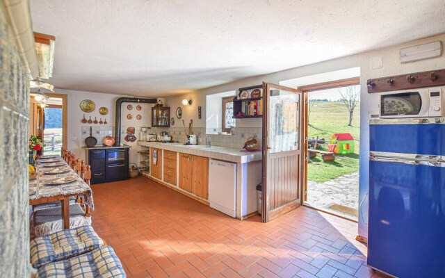 Awesome Home in Castello Tesino With 4 Bedrooms and Wifi