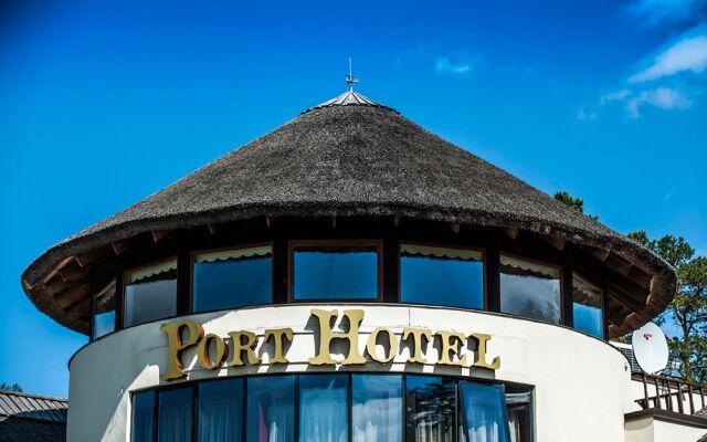 Port Hotel