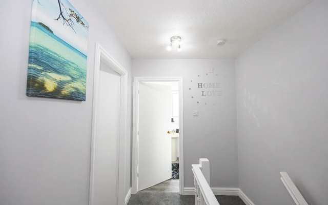 Captivating 2-bed House in Blackburn